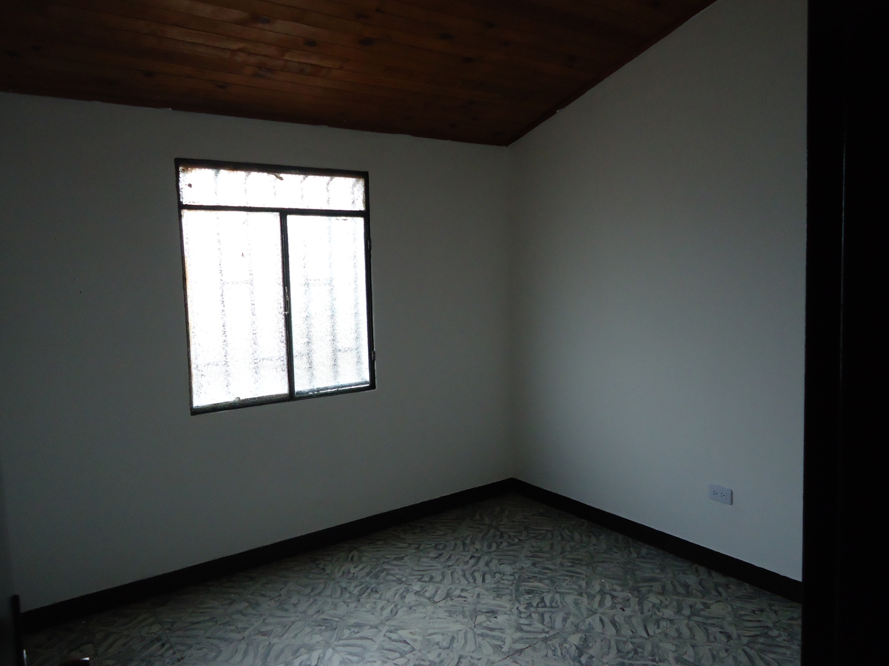 Locales en Arriendo, Ricaurte Bogotá - LOAR402