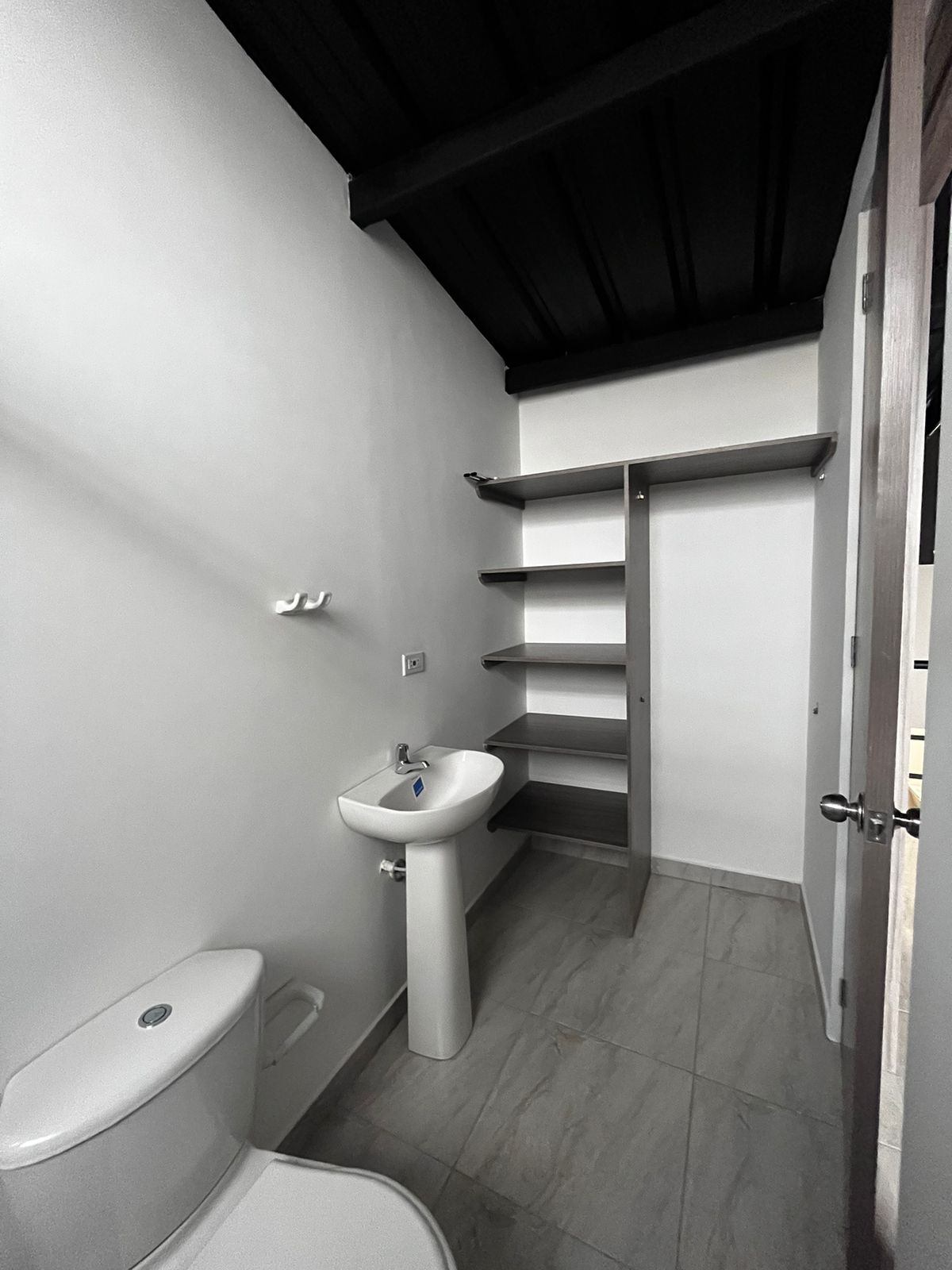 Locales en Arriendo, Ricaurte Bogotá - LOAR345