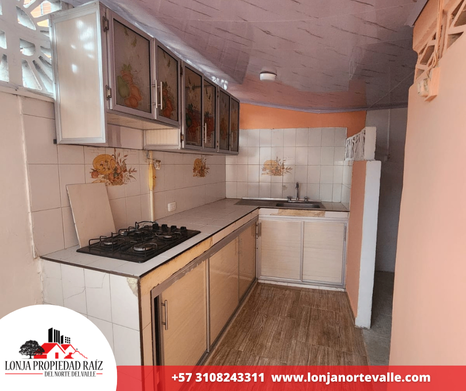 Casas en Venta, Cartago,  - Carlos Holmes Trujillo